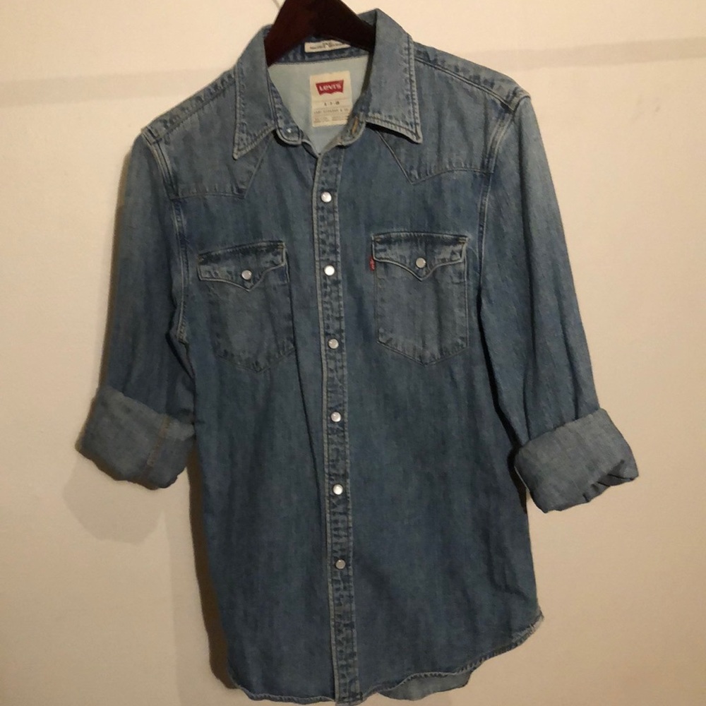 Levi’s Denim Long Sleeve Button Up